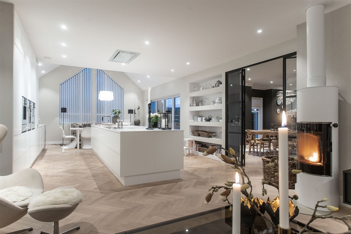 Elegant kjøkken på ca 60 m2 . Galleribilde