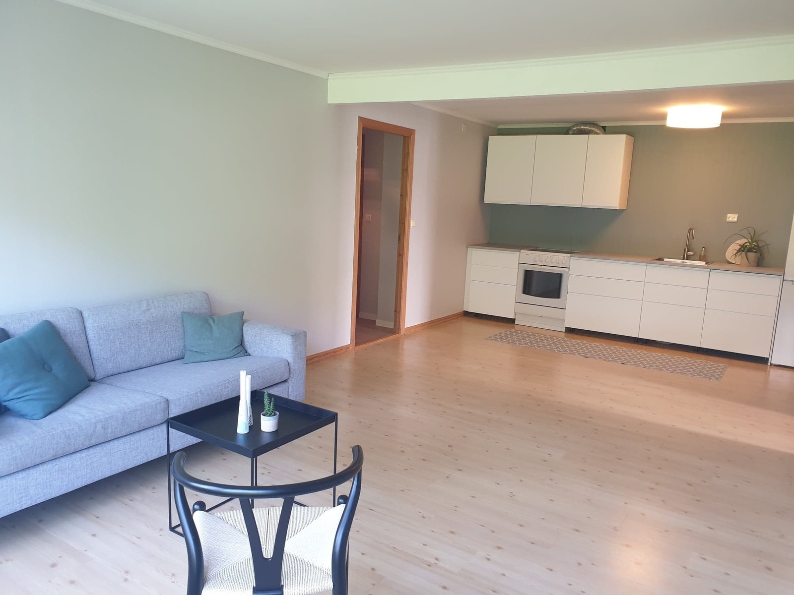 Stue og kjøkken (foringer er montert). Galleribilde