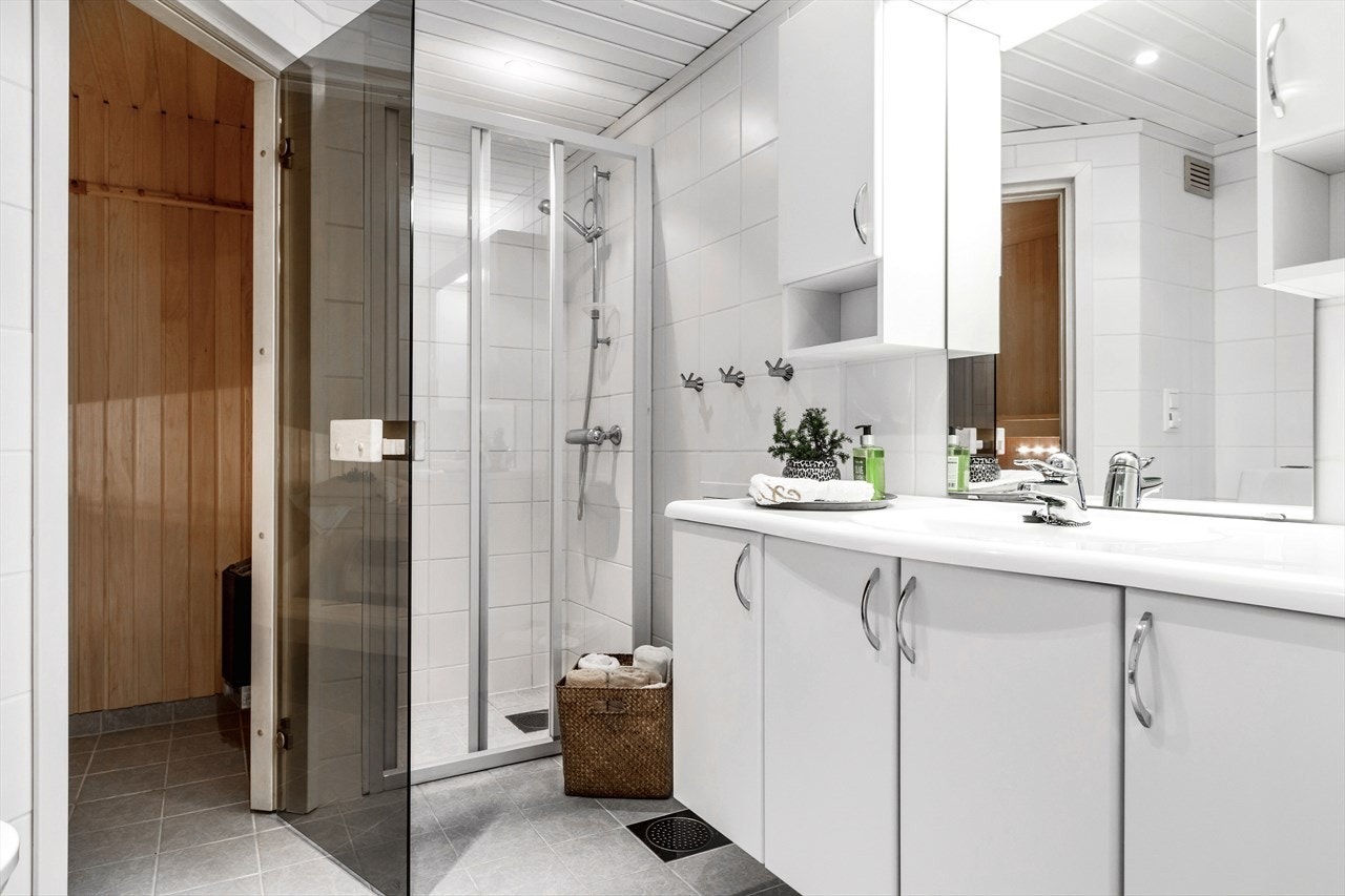 Delikat bad med tilgang til badstuen Galleribilde