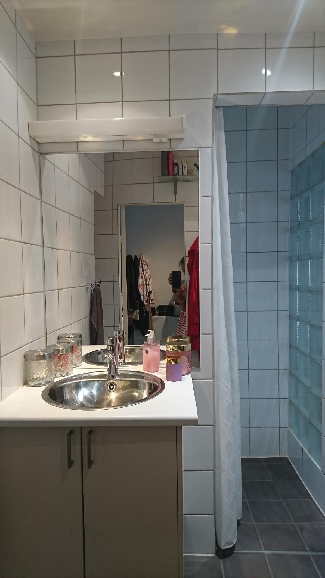 Bad mot dusj. Galleribilde