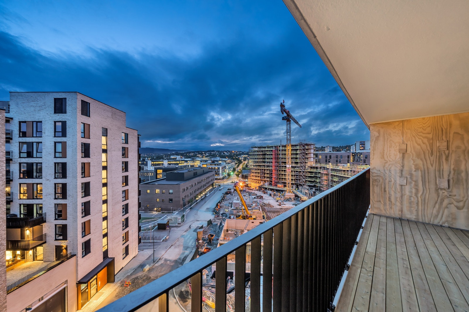 Moderen leilighet på Lillo Gård, som ligger høyt og luftig i byggets 7. etasje Galleribilde