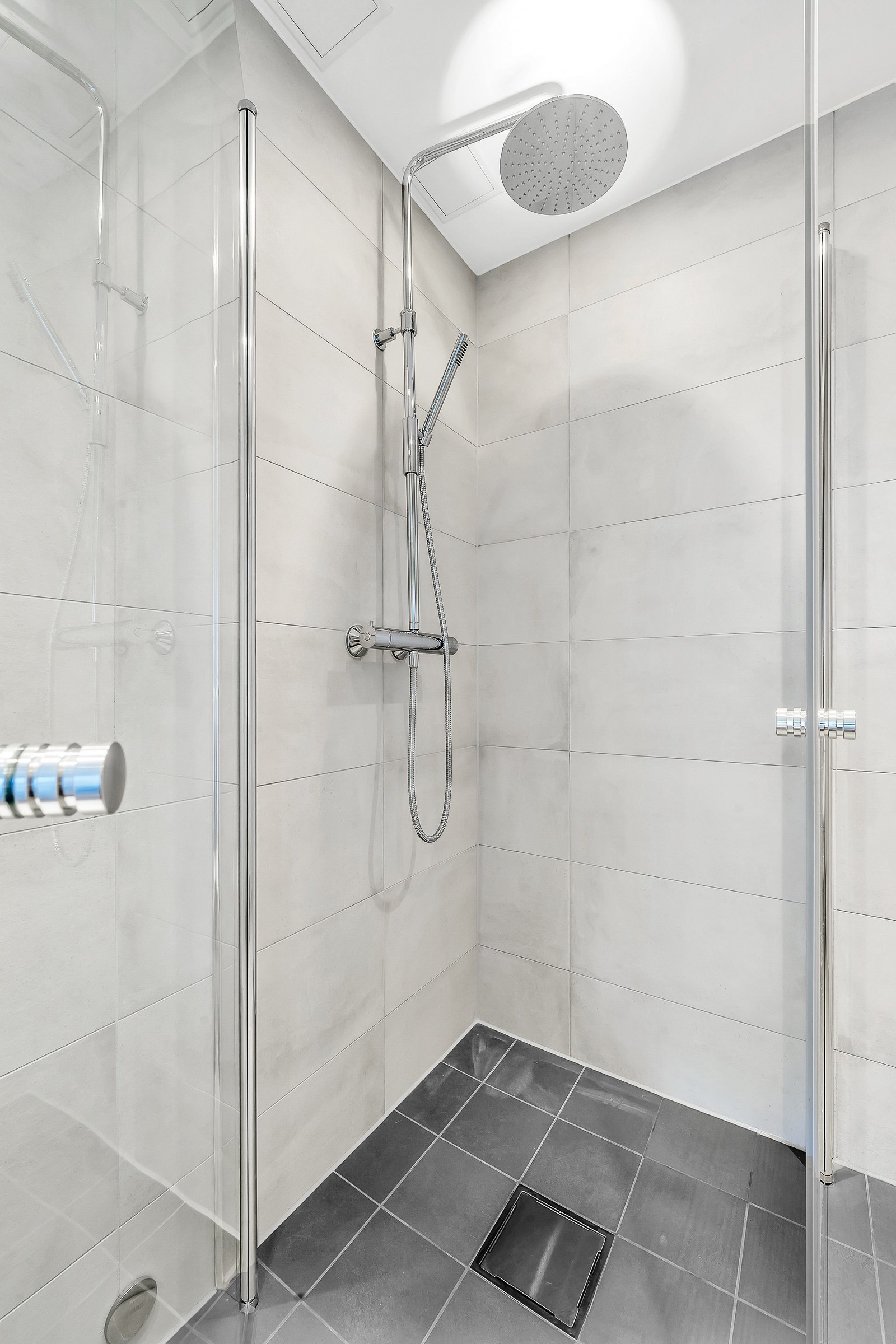 Svingbare glassvegger Galleribilde