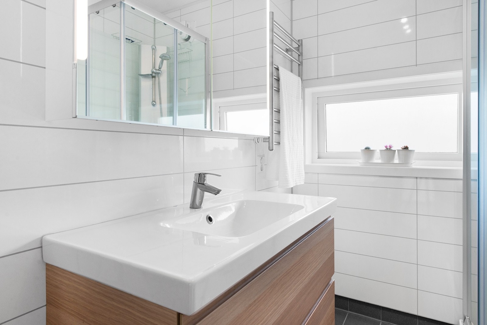 Pent bad med dusjkabinett Galleribilde