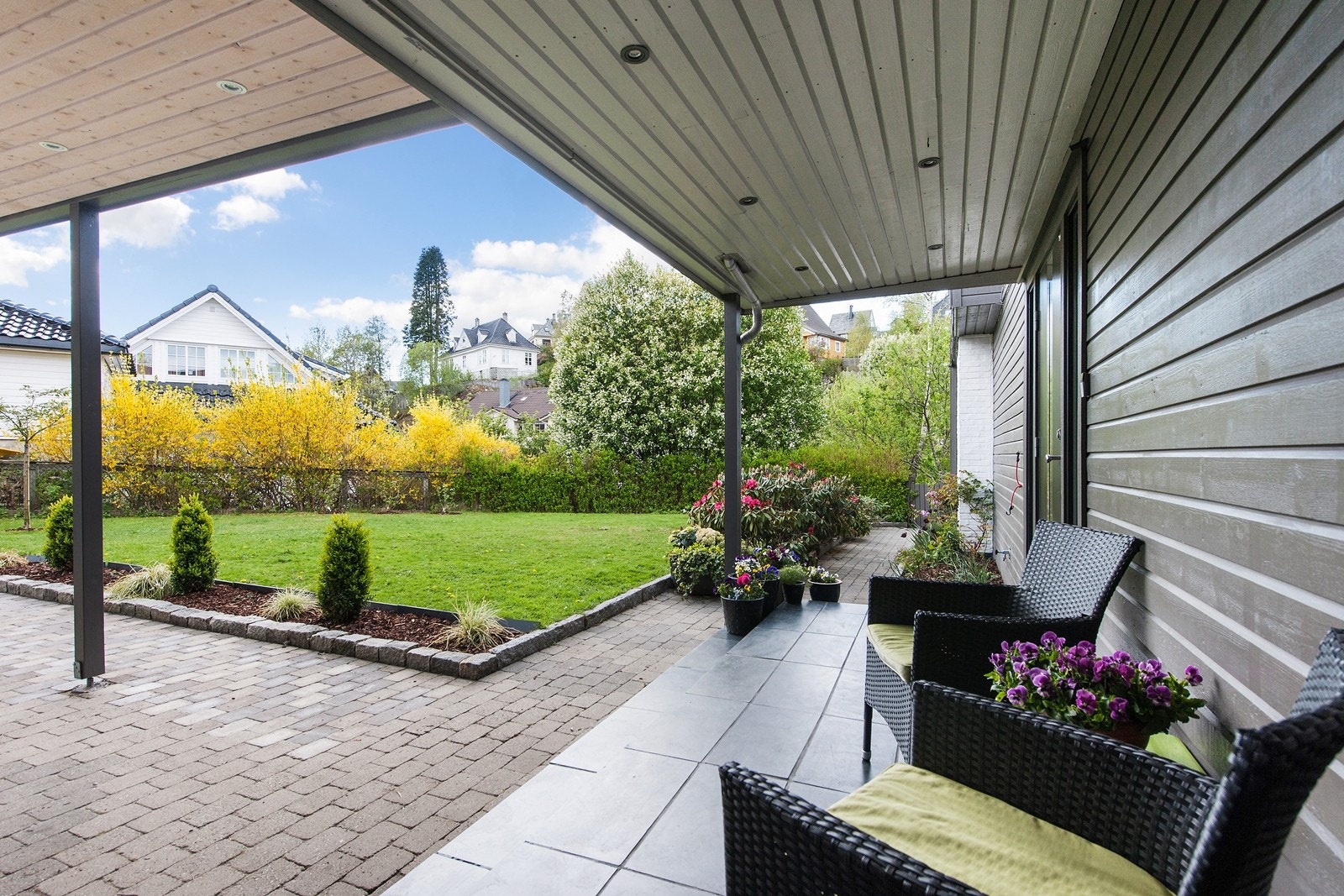 Meget pent og innbydende inngangsparti Galleribilde