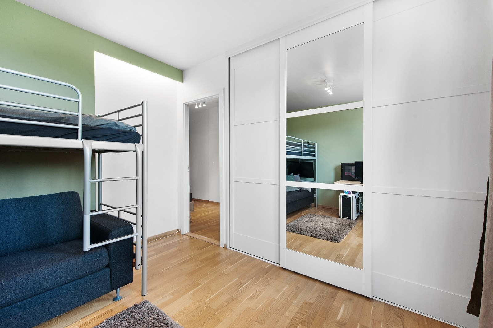 Alle soverommene er romslige og har god plass Galleribilde