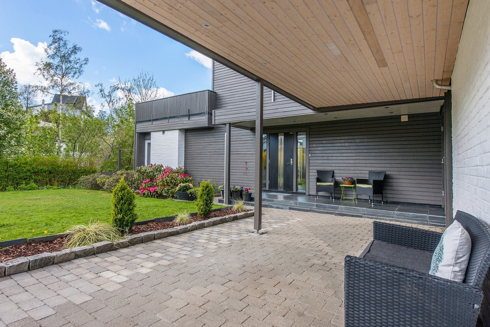 Meget pent og innbydende inngangsparti Galleribilde