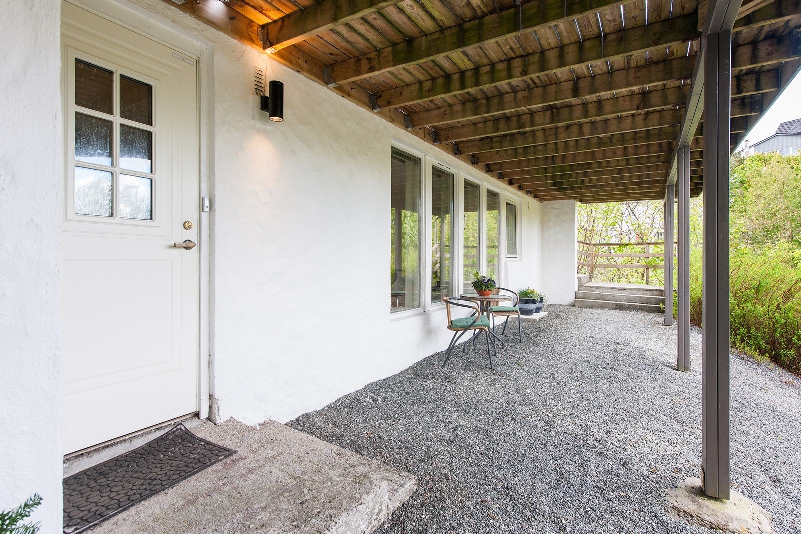 Inngangsparti / Uteplass utleiedel Galleribilde