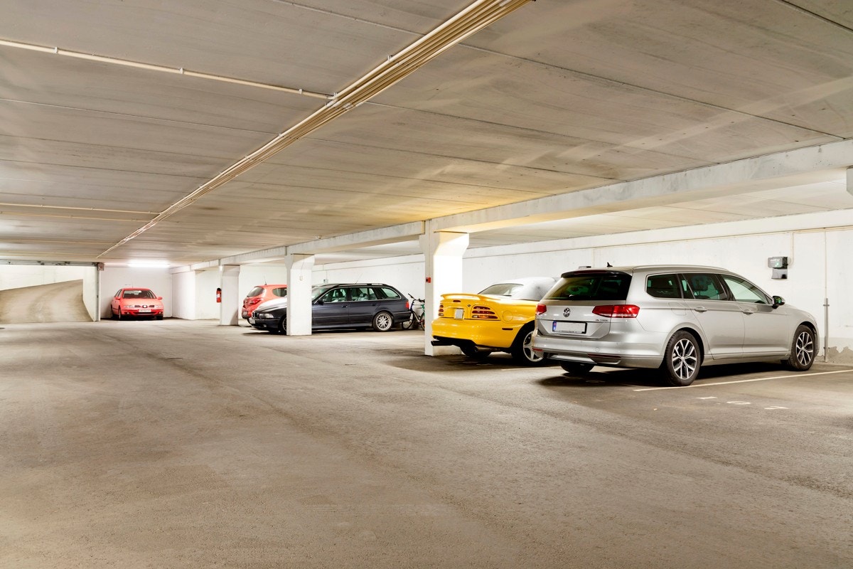 Garasjeplass med el-lader medfølger. Galleribilde