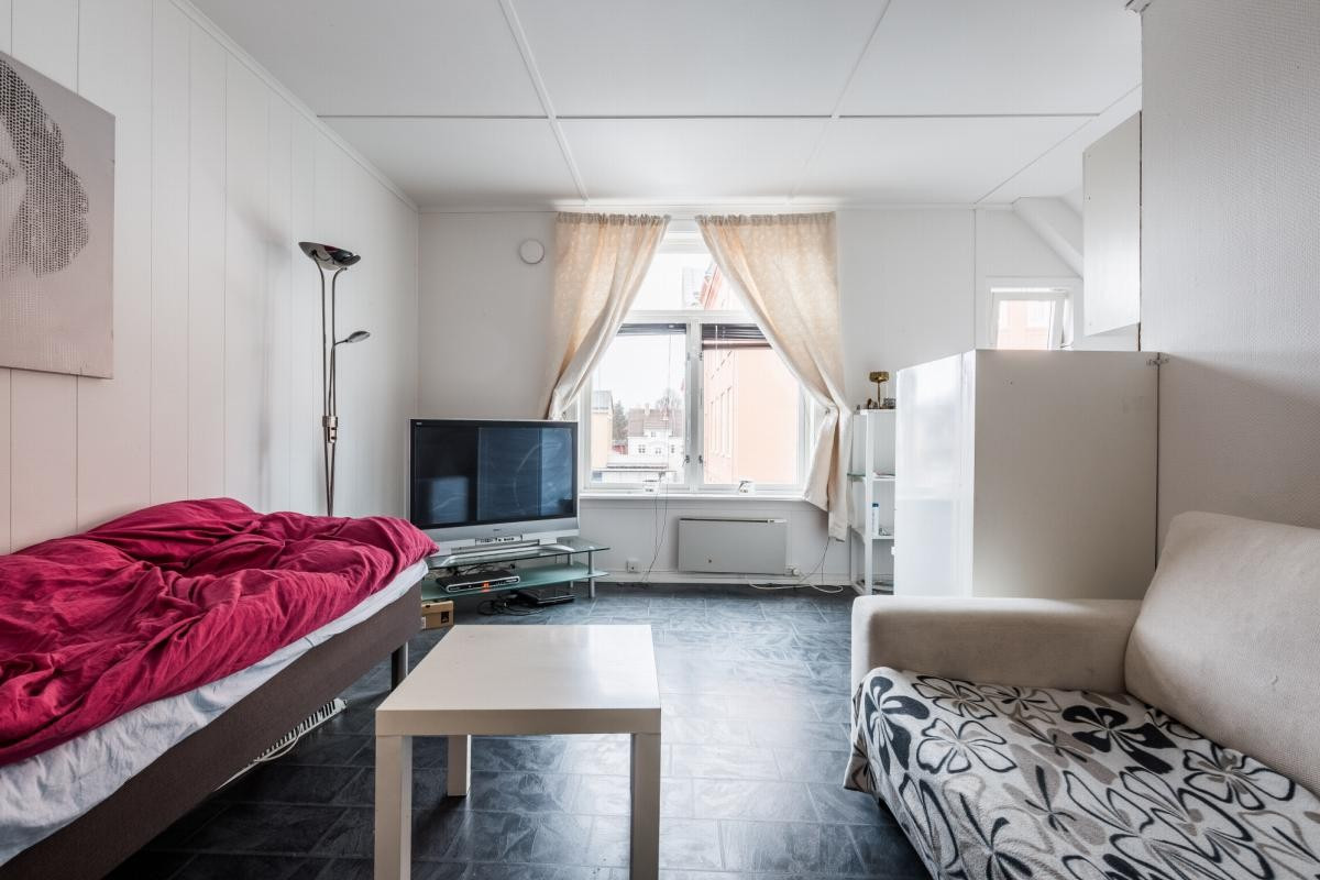 Hybel loftsetg.