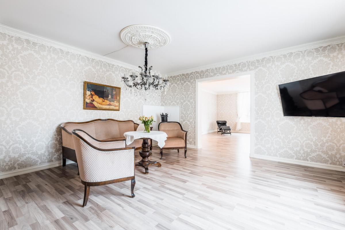 Stilig salongavdeling holdt i gammel stil