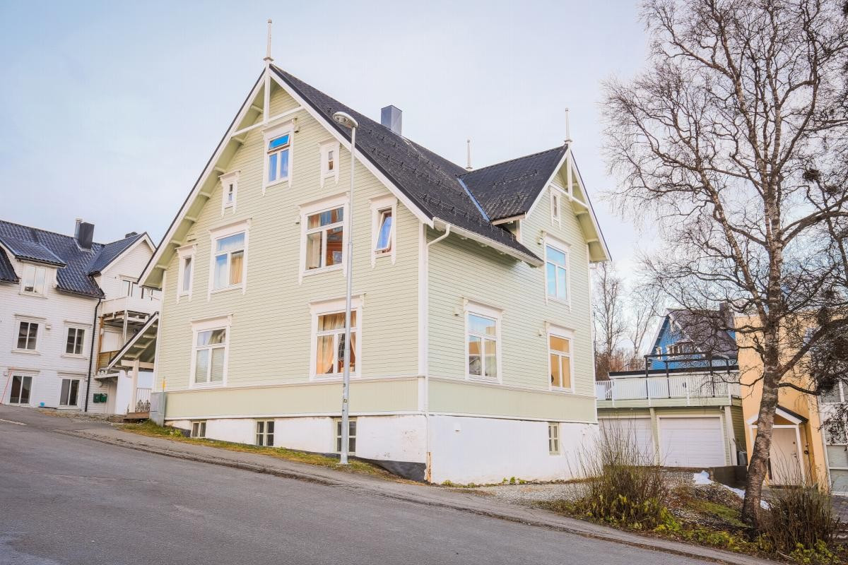 fasade mot sør og øst