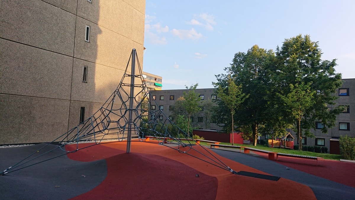 Det er mange muligheter for lek og uteaktiviteter i umiddelbar nærhet. Galleribilde