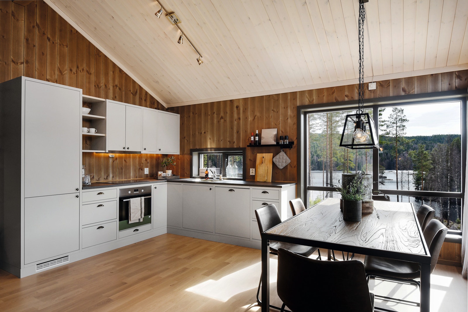 interiørbilde fra en annen Tinde Hytte Galleribilde