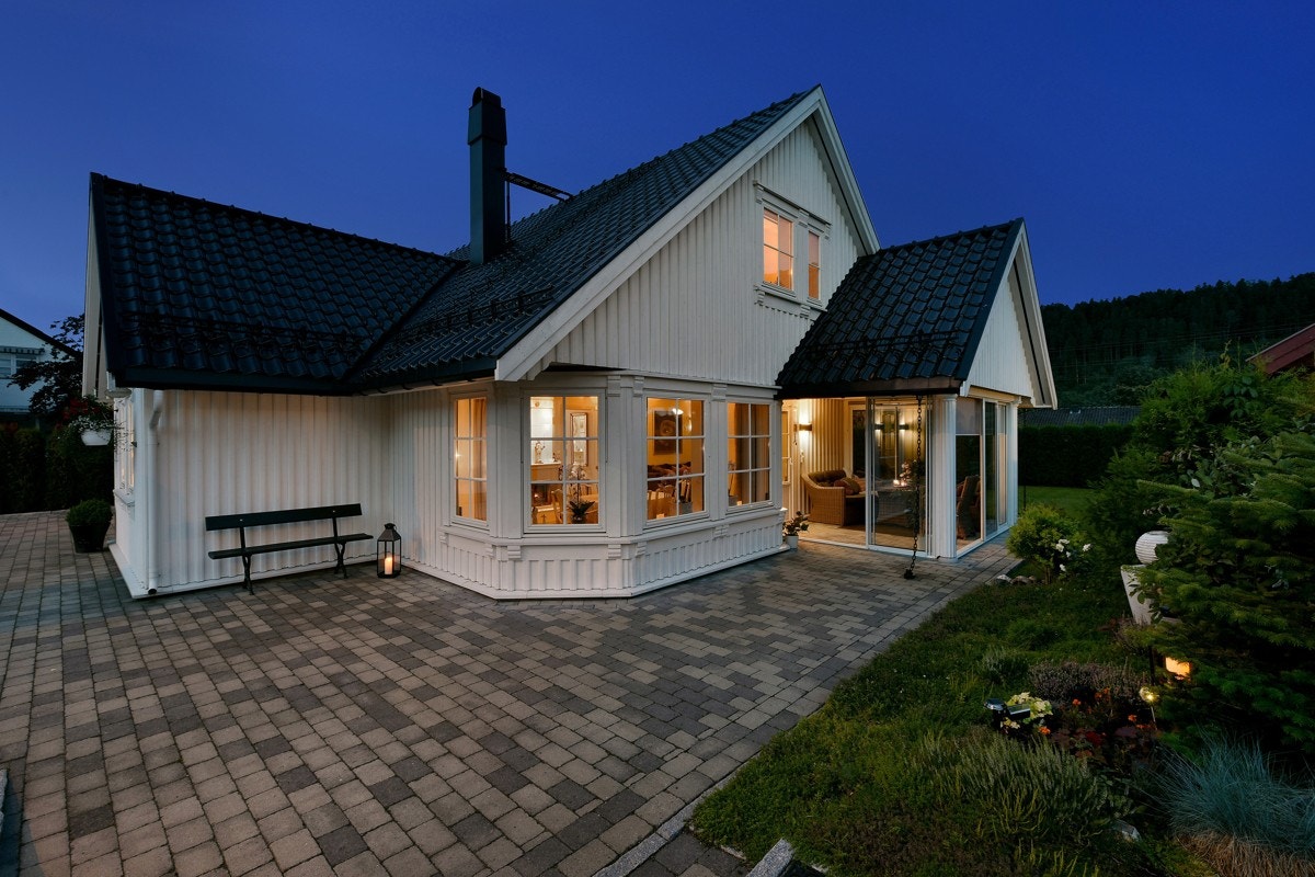 Uteområdet er pent beplantet Galleribilde