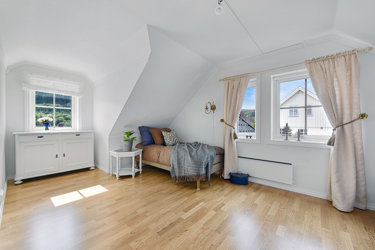 Soverommene i andre etasje er romslige. Galleribilde