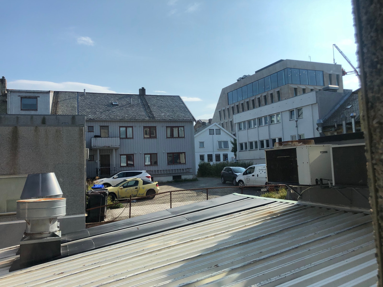 Utsikt fra stue/kjøkken, mot sør Galleribilde