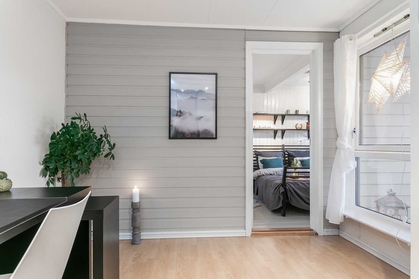Fra leilighetens gang har man adgang til 2 soverom på hhv 11 og 8 kvm. Galleribilde