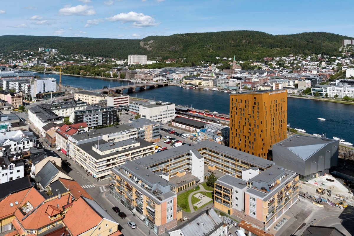 Leiligheten har en sentral beliggenhet med nærhet til tog. Galleribilde