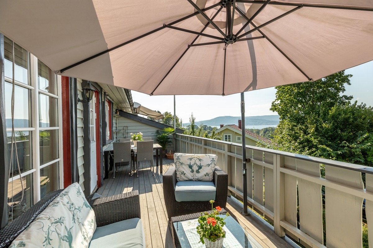 Terrasse med gode solforhold. Galleribilde