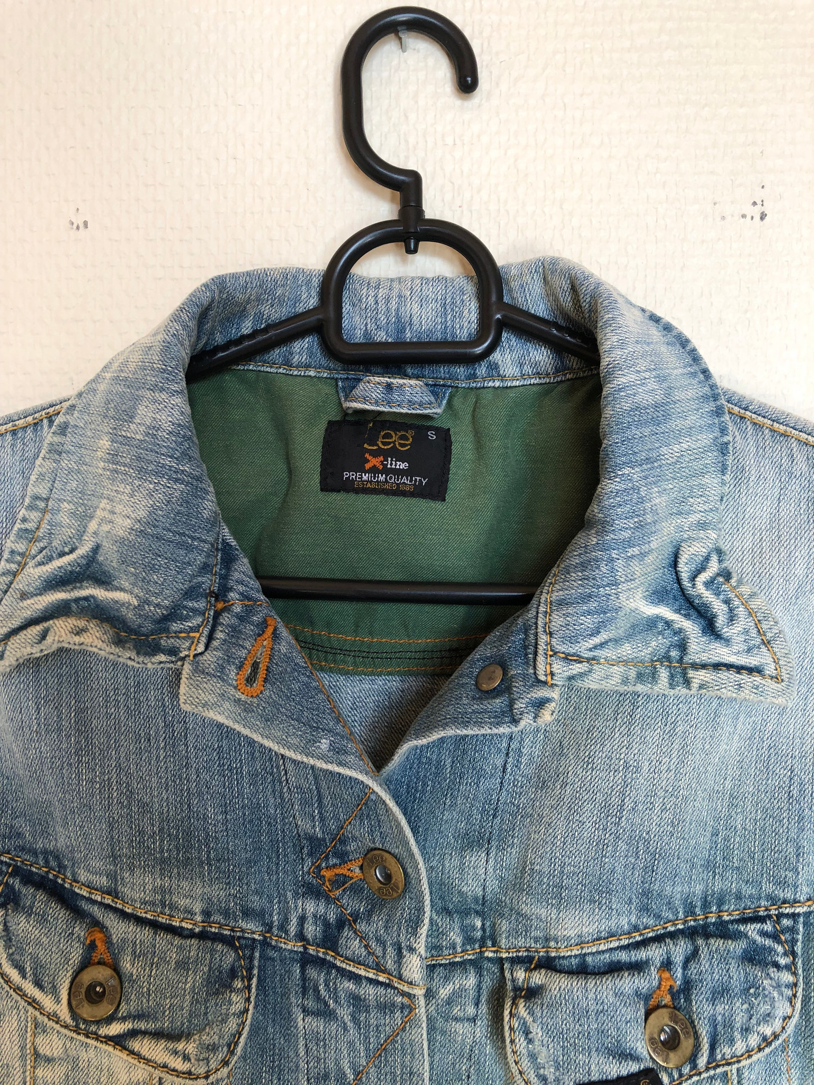 Dongeridenimjakke Lee dame str. S | FINN.no Dongeridenimjakke Lee dame str. S | FINN.no