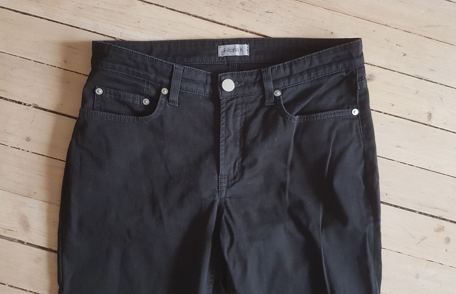 Svart bukse fra Filippa K str. 3034 | FINN.no Bukser str 861,5 år | FINN.no