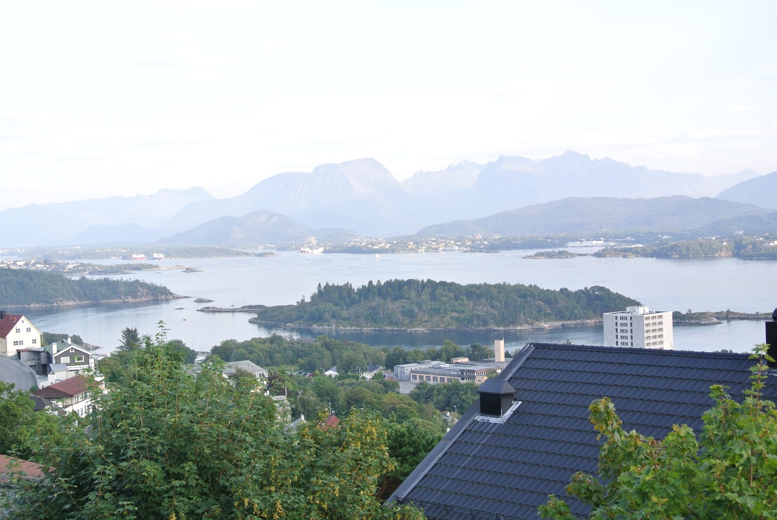 Utsikt fra veranda - sydsiden. Galleribilde