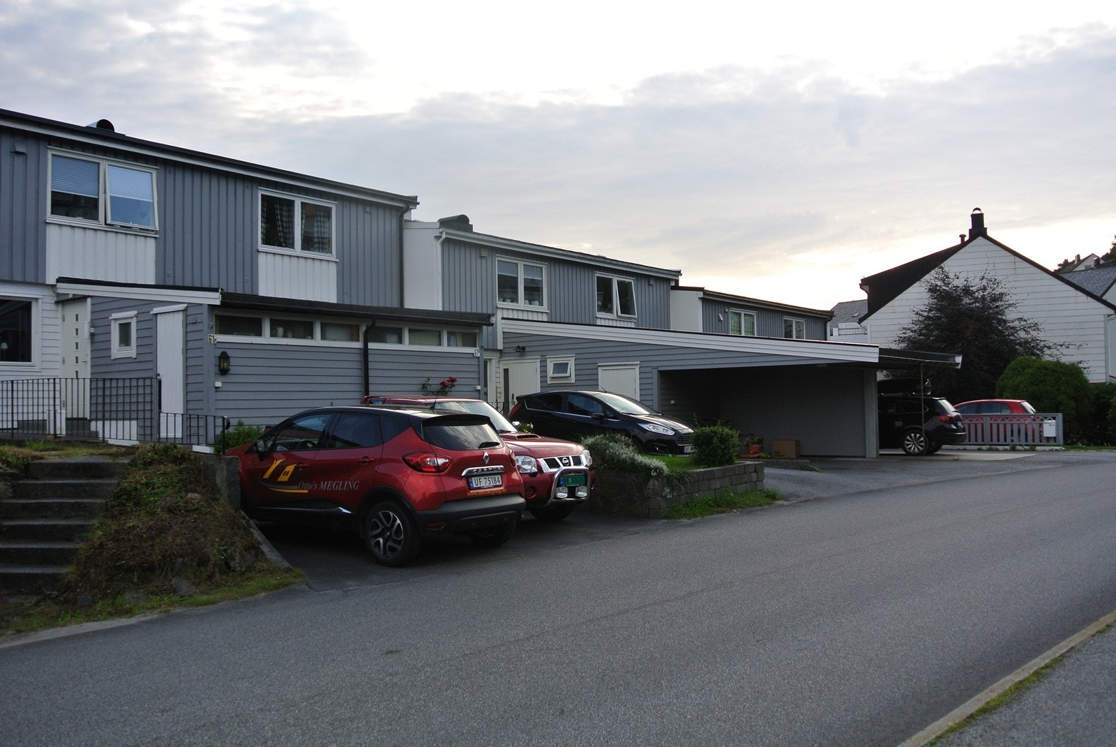 Eiendommen mot nord. Galleribilde