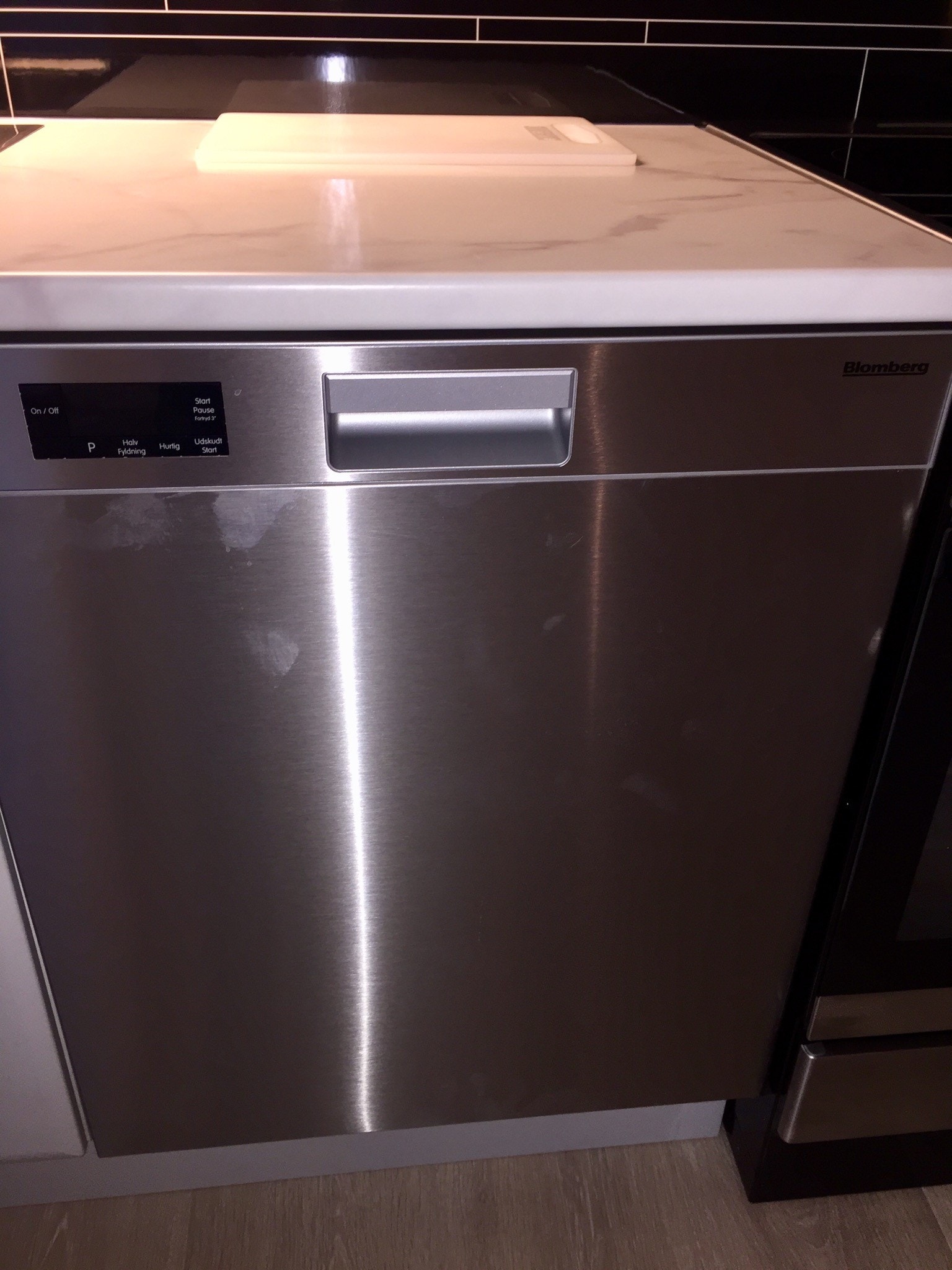 Oppvaskmaskin i normalt stor størrelse Galleribilde