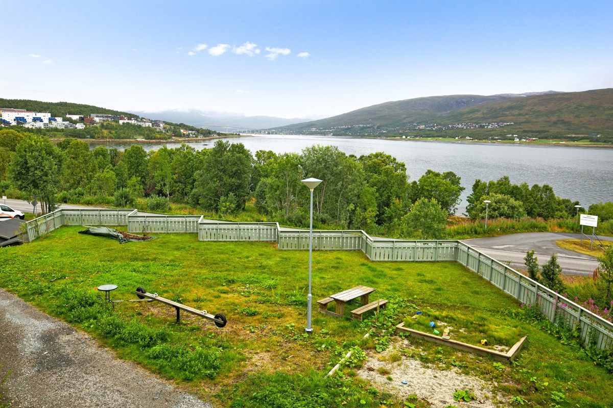Området er kjent for å være meget barnevennlig, hvor fellestomt er opparbeidet med grøntarealer og lekeplass