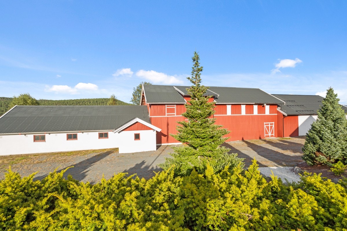 Låve med fjøs og verksted Galleribilde