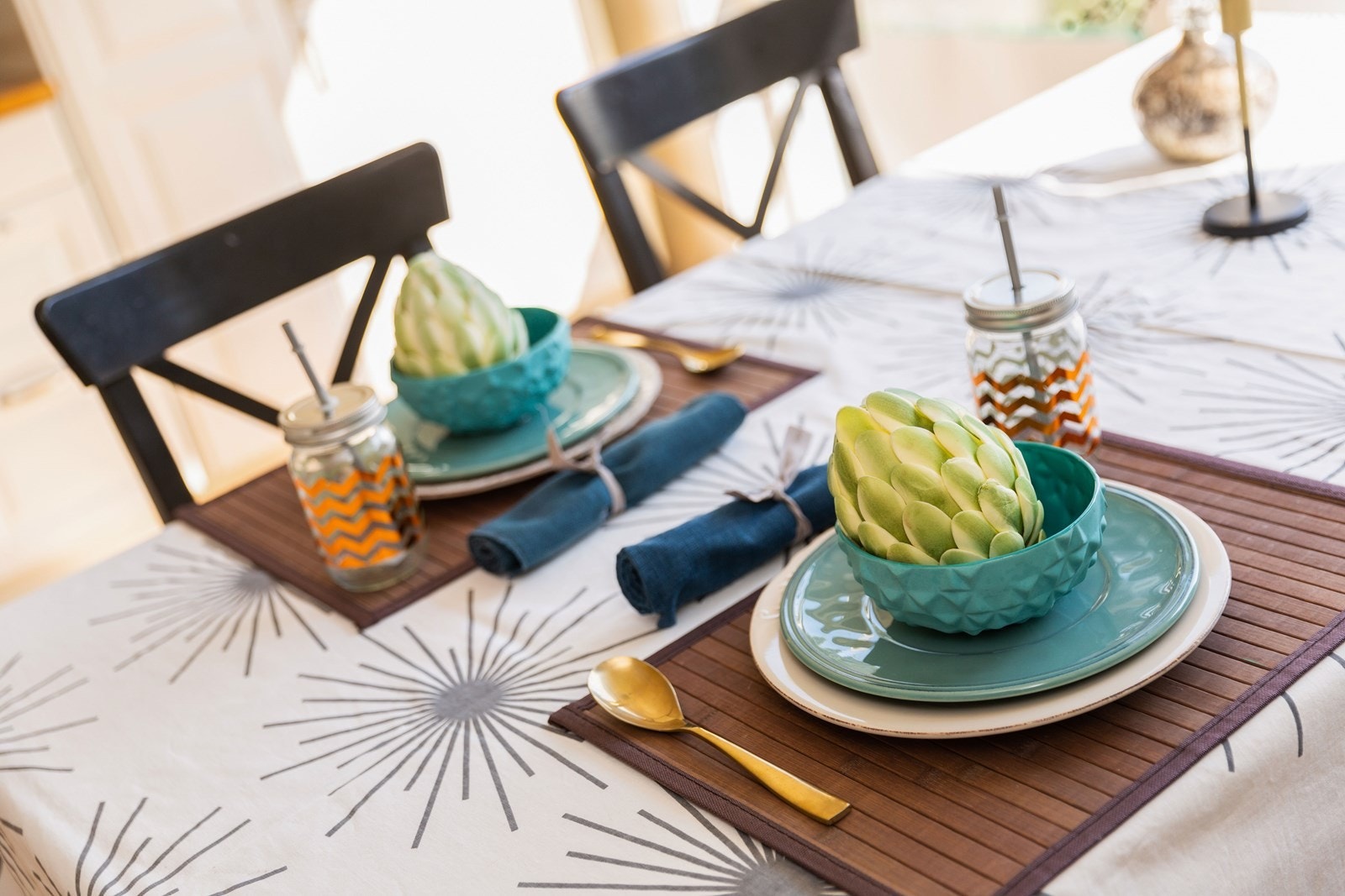 På kjøkkenet får du rikelig med benk- og oppbevaringsplass. Galleribilde