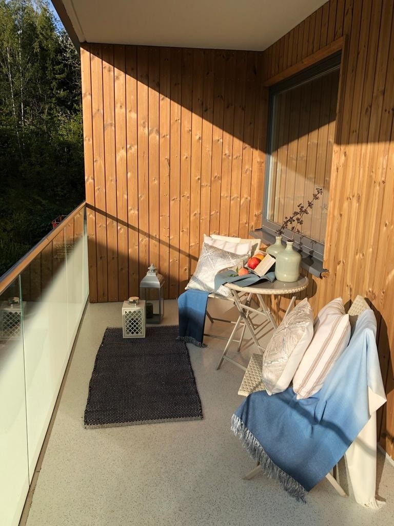 Boligens balkong har nylig blitt oppgradert i regi av borettslaget. Galleribilde