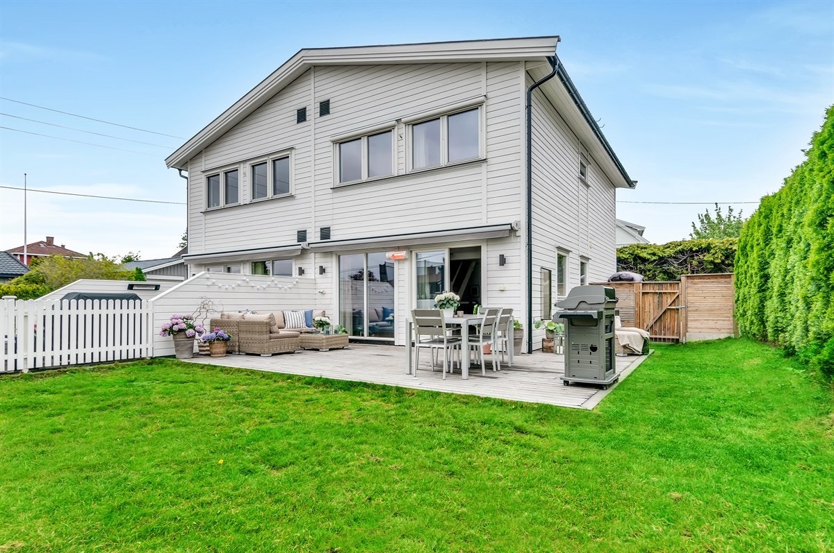 Velkommen til Lunnestien 8C! Presentert av Privatmegler Marius Semmerud Berg og Anders Andersen, avd. Oppsal. Galleribilde