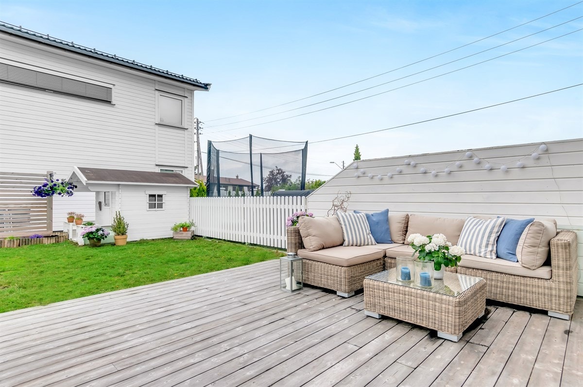 Solrik beliggenhet i en svært rolig gate. Galleribilde