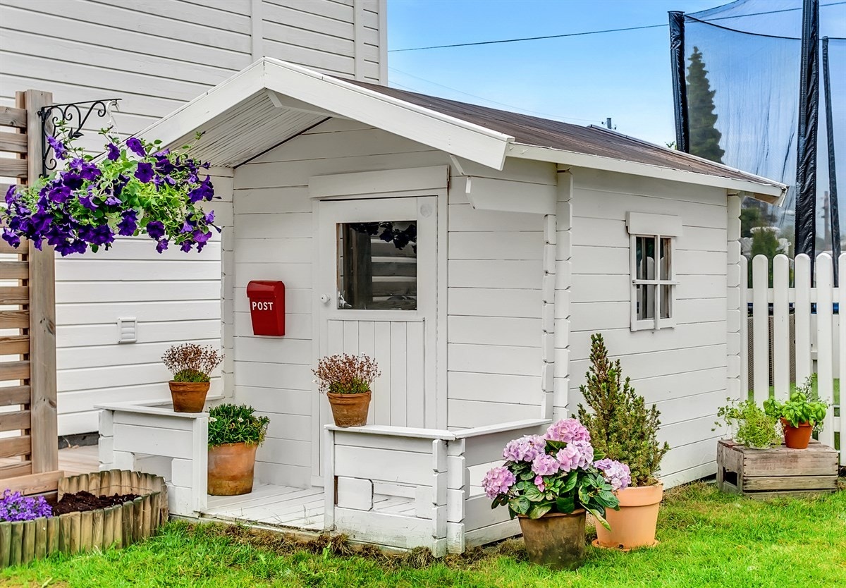 I hagen finner man også en fin, liten lekestue til glede for de yngste. Galleribilde