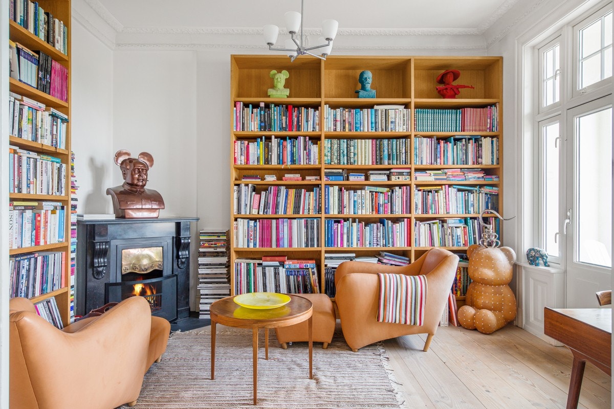 Fra biblioteket med peis Galleribilde