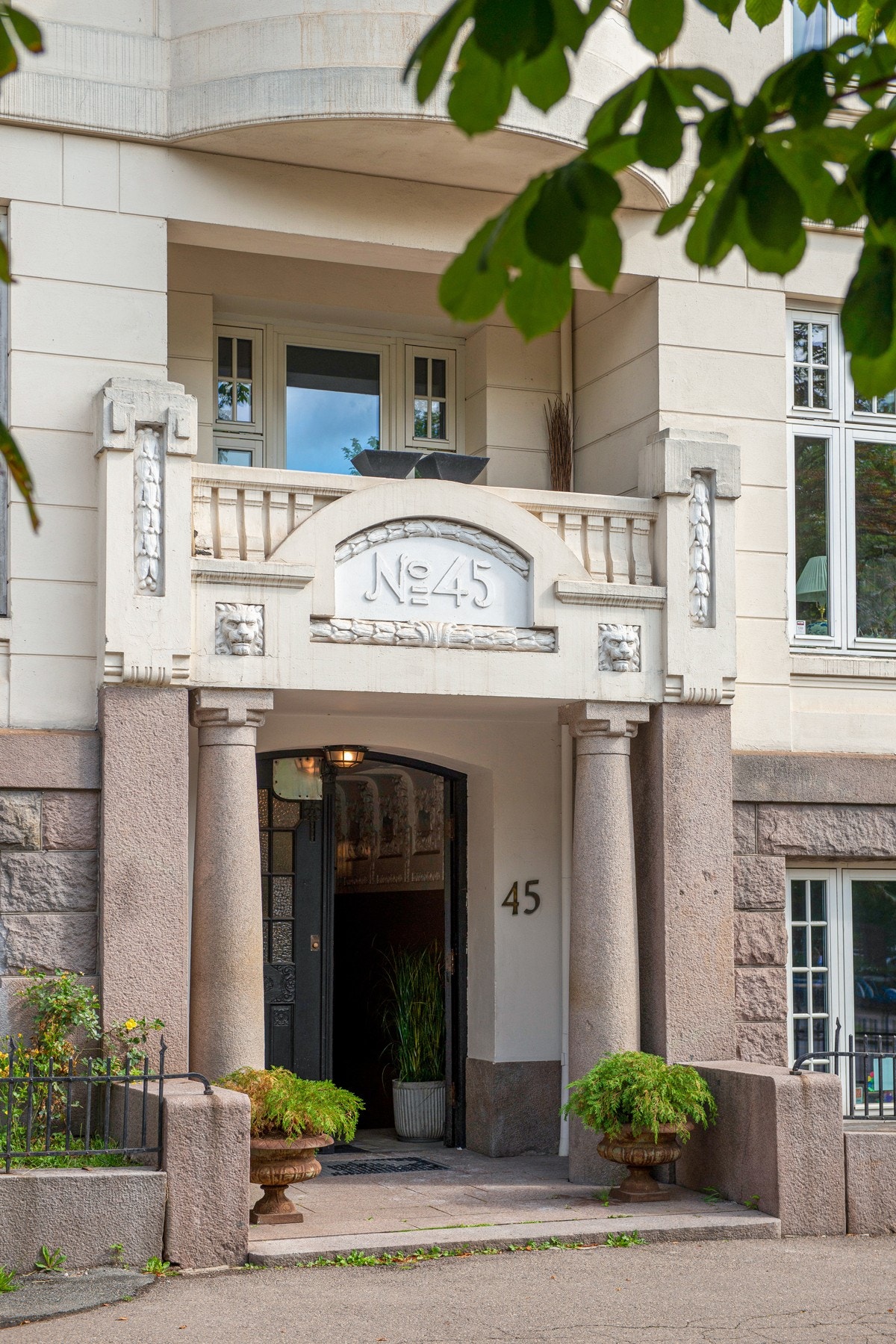 Herskapelig inngangsparti Galleribilde