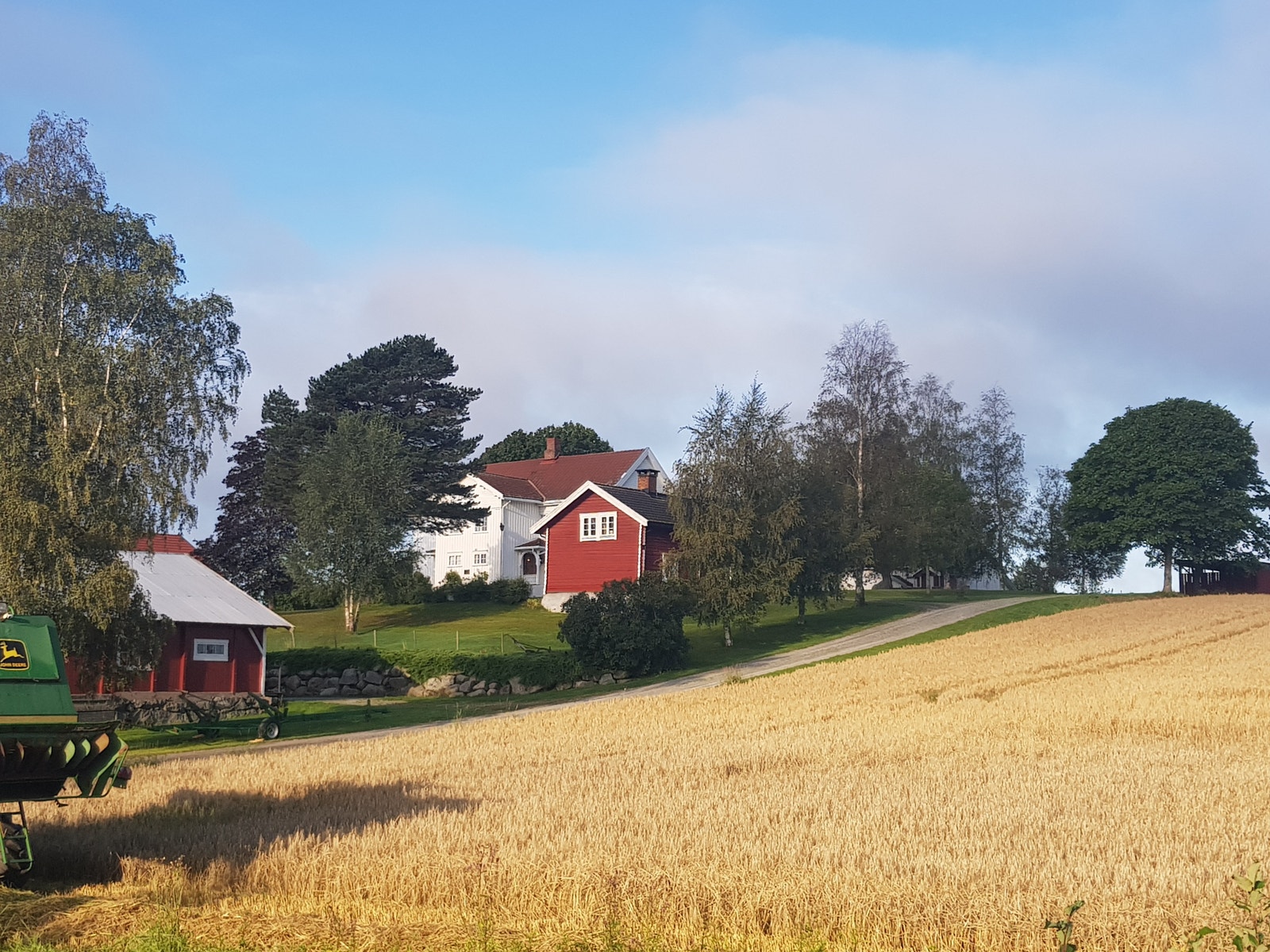 Edvard Munch s fødested, ligger bare noen meter unna huset. Galleribilde