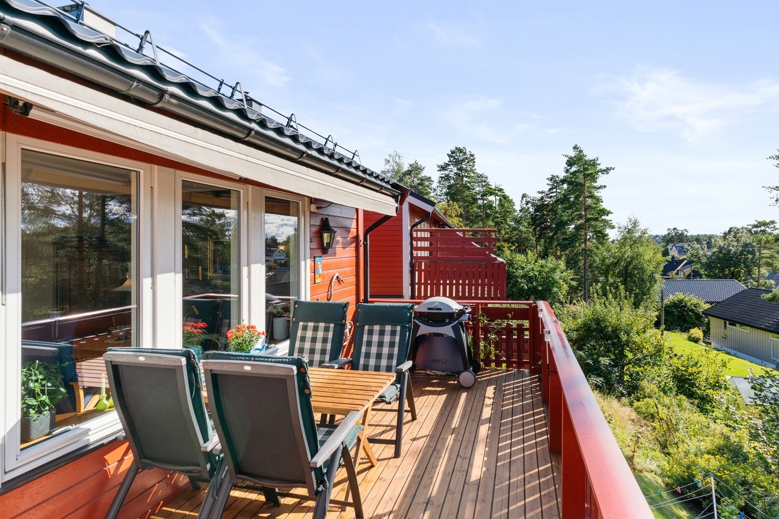 vestvendt veranda i 1 etasje Galleribilde