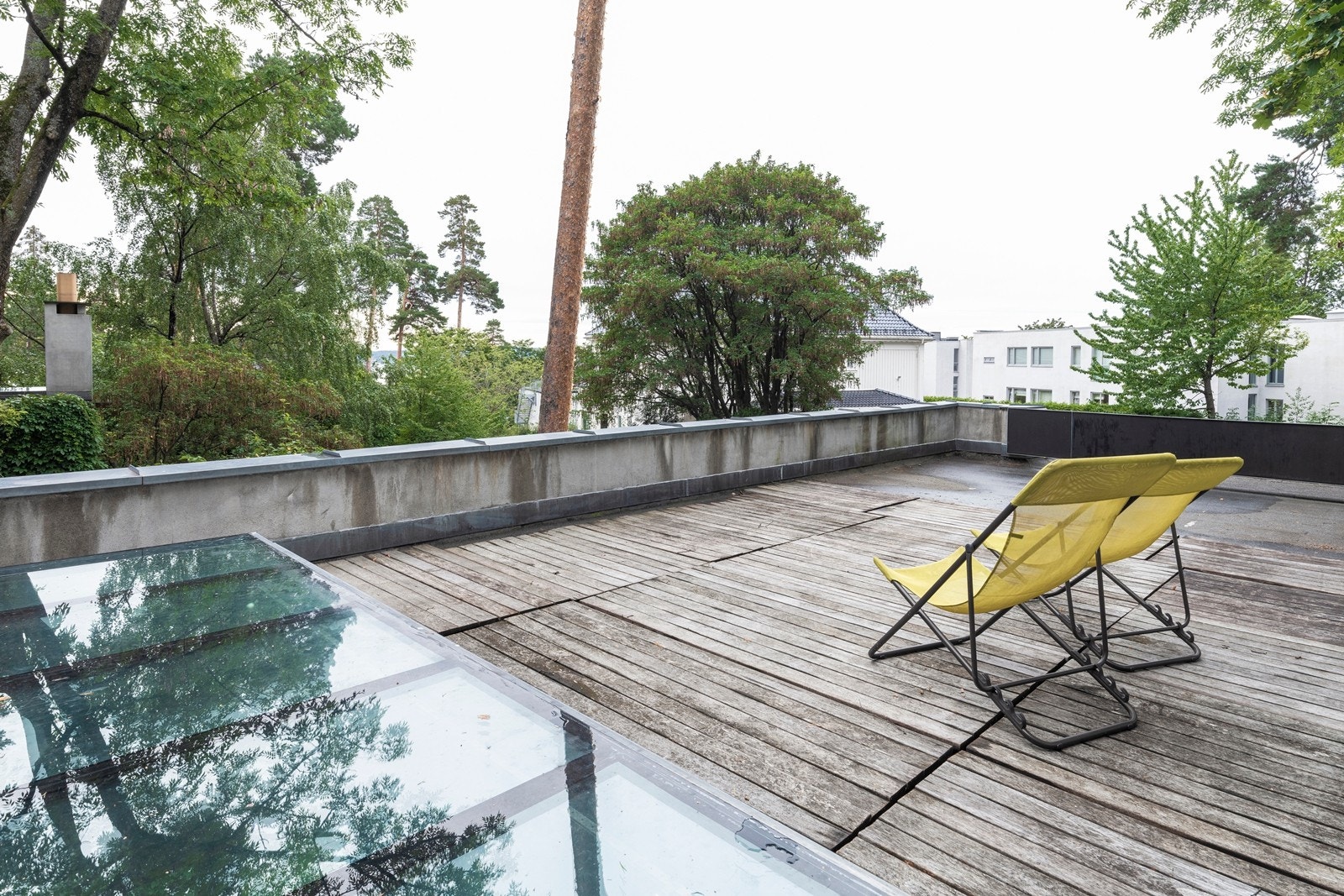 Stor takterrasse med gode utnyttelsesmuligheter Galleribilde