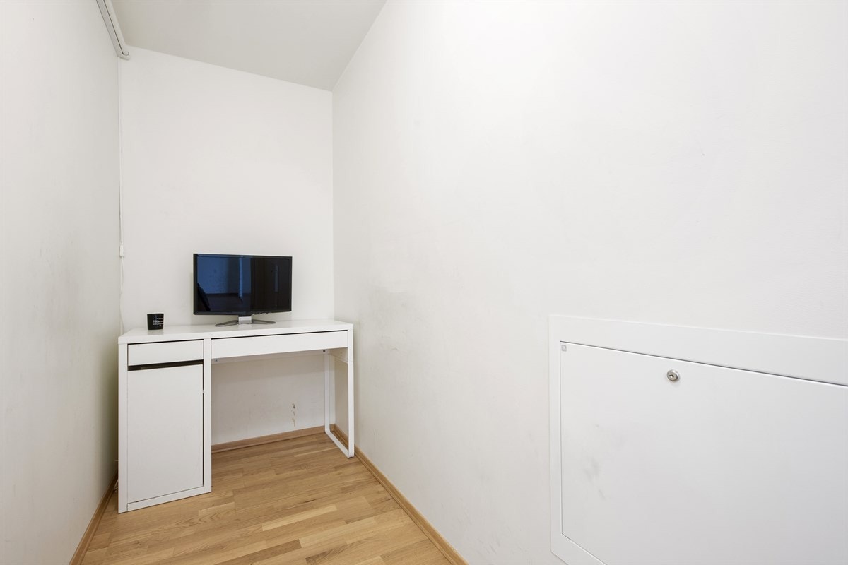 Disponibelt rom/kott i direkte tilknytning til entré. Galleribilde