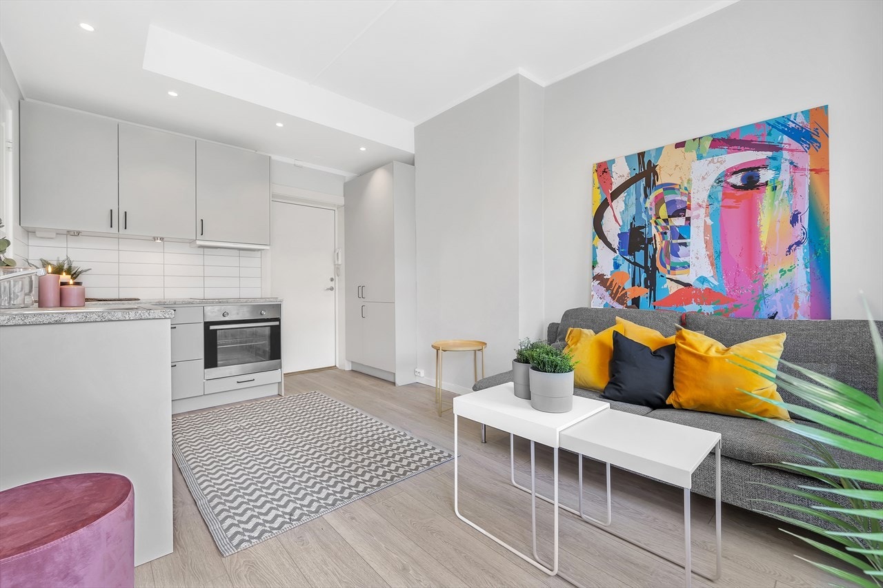 Pent kjøkken oppgradert med nye fronter i 2019. Integrerte hvitevarer. Galleribilde