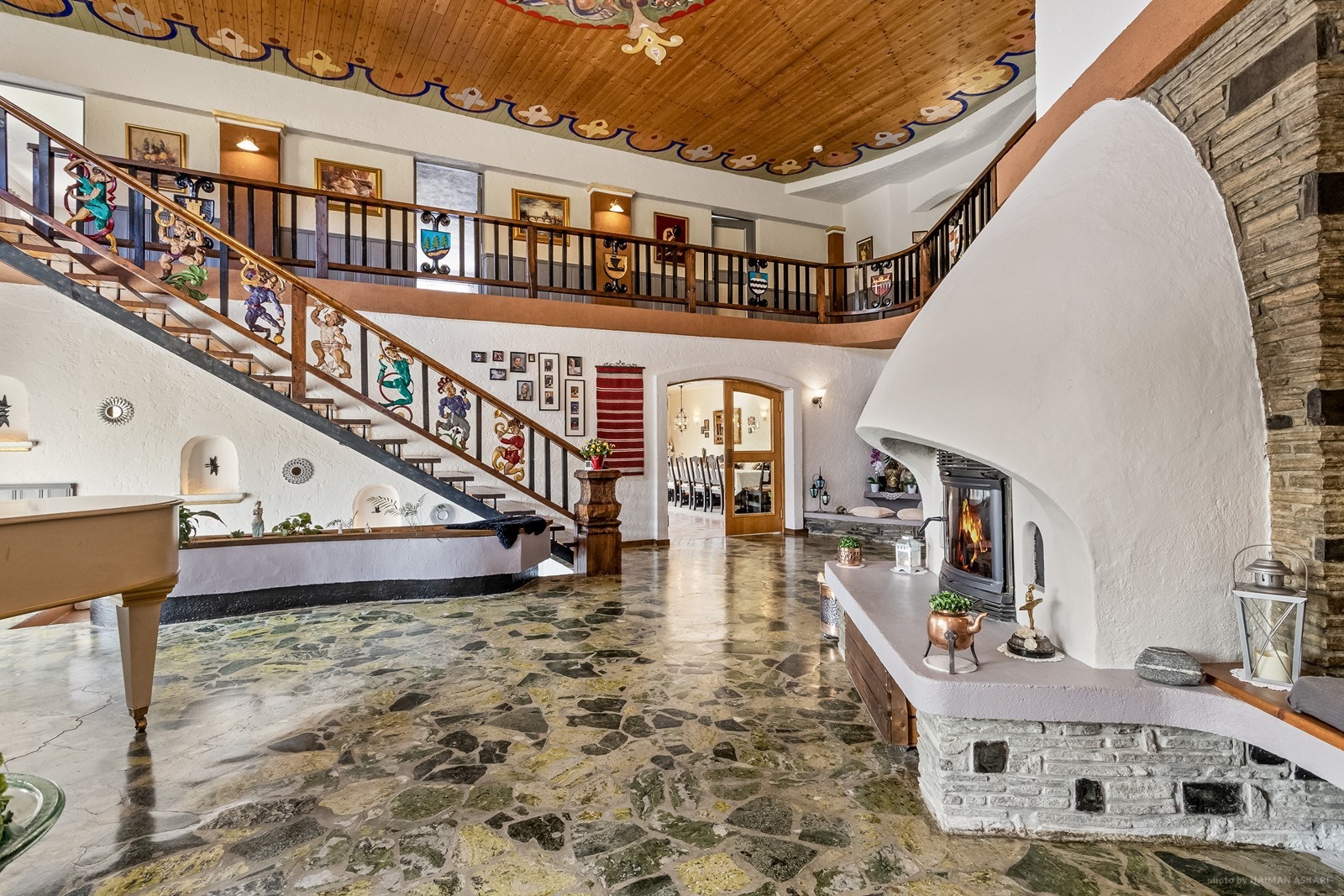 Peisen har fått en sentral plass i rommet.. Galleribilde