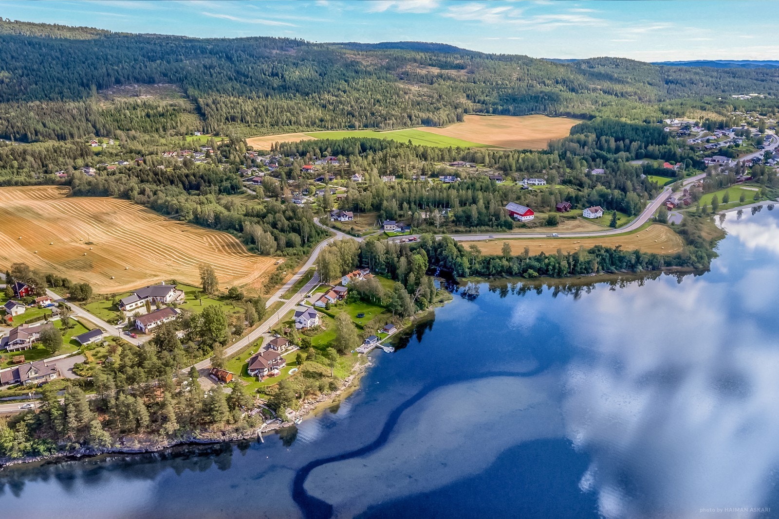 Dronefoto. Her nyter man landlig idyll! Galleribilde