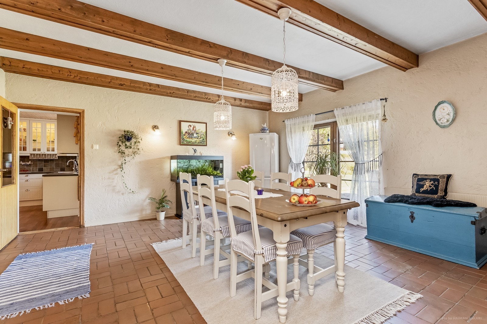 Spisestue med utgang til terrasse Galleribilde