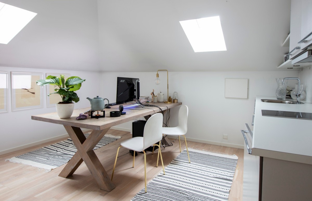 Den ene hybeldelen er idag innredet som hjemmekontor. Galleribilde