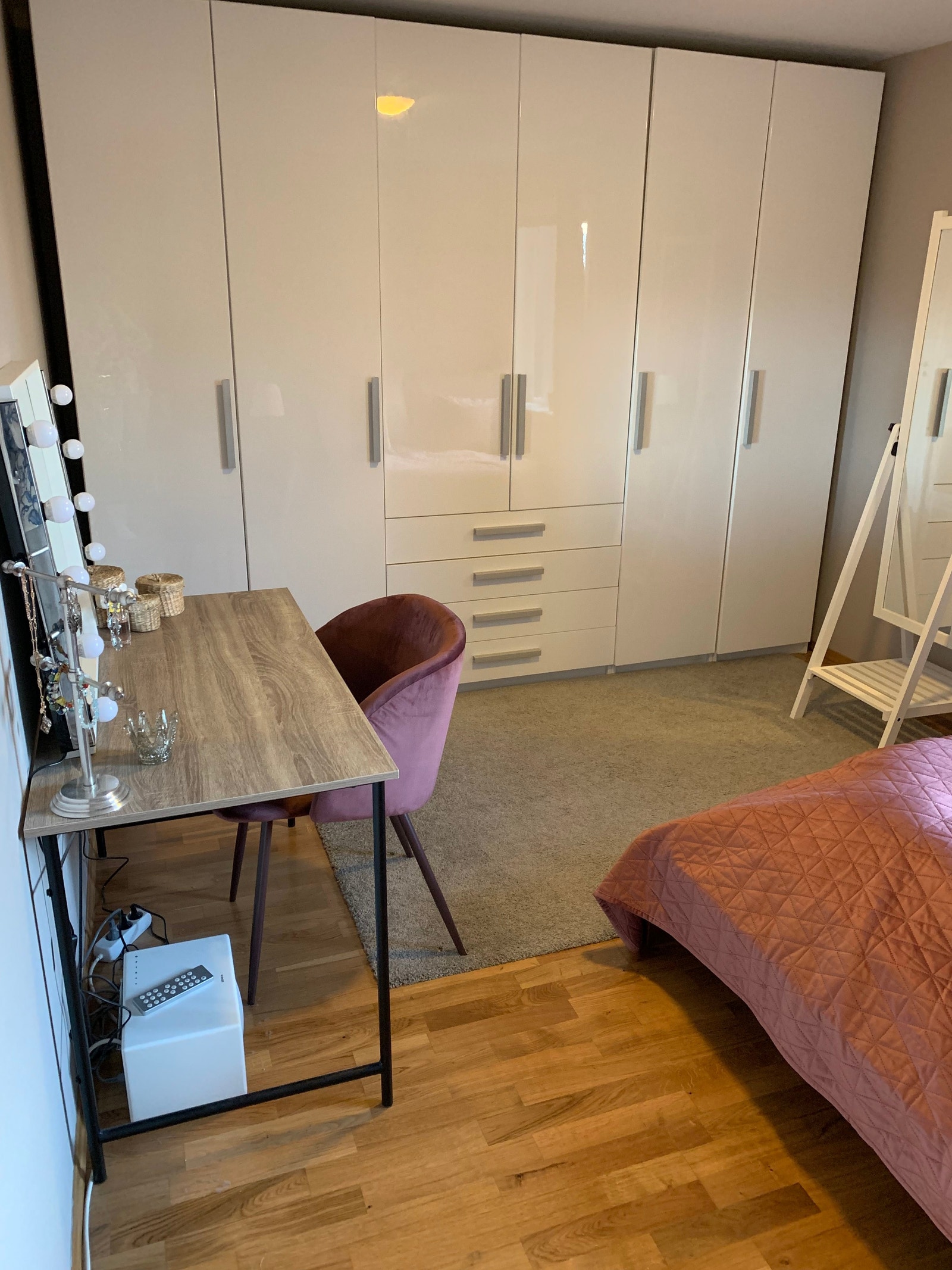 Romslig soverom 1 Galleribilde