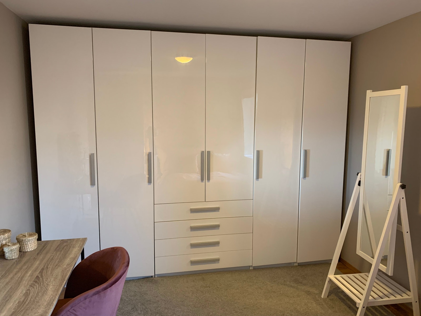 Godt med skapplass på soverom 1 Galleribilde