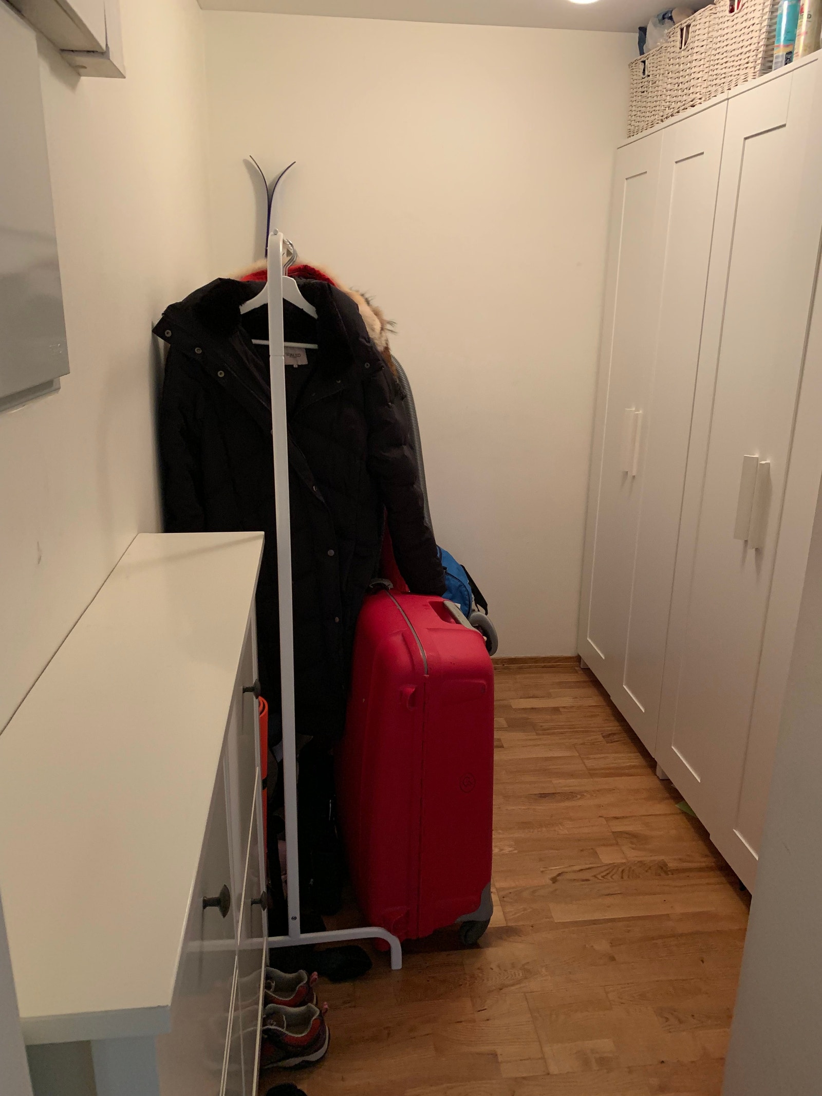 Praktisk og romslig bod i leiligheten Galleribilde