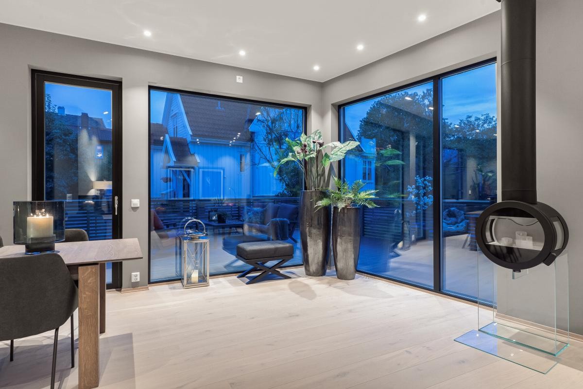 Alle rom, med unntak av 2 bad, gang og vaskerom, har flott Boen 1- stavs parkett Galleribilde